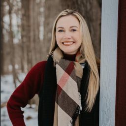 Taylor Headshot cropped